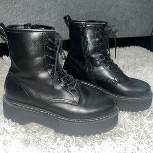 Steve Madden Betty Combat Boot